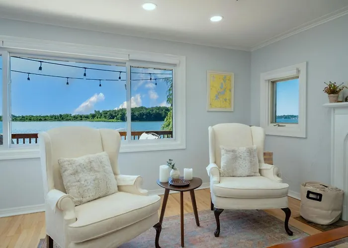 Casa vacanze The House On Myers Bay - 3-bed 2-bath Luxury With Private Pier Firepit And Deck *