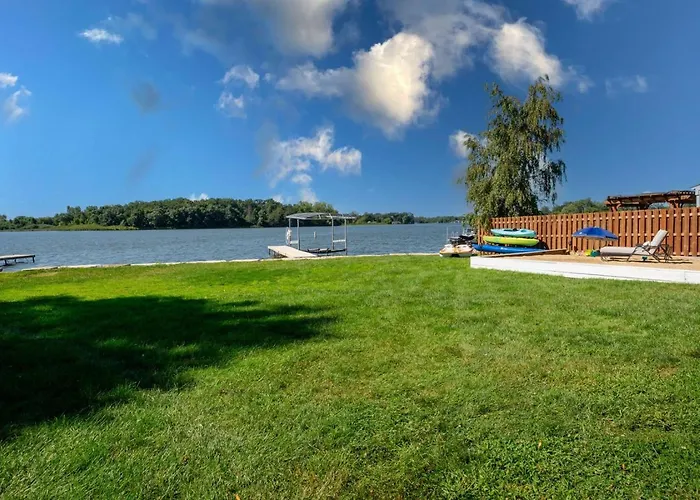 Casa vacanze The House On Myers Bay - 3-bed 2-bath Luxury With Private Pier Firepit And Deck