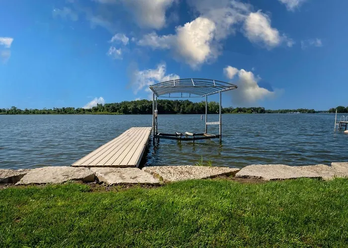 The House On Myers Bay - 3-bed 2-bath Luxury With Private Pier Firepit And Deck * Fox Lake