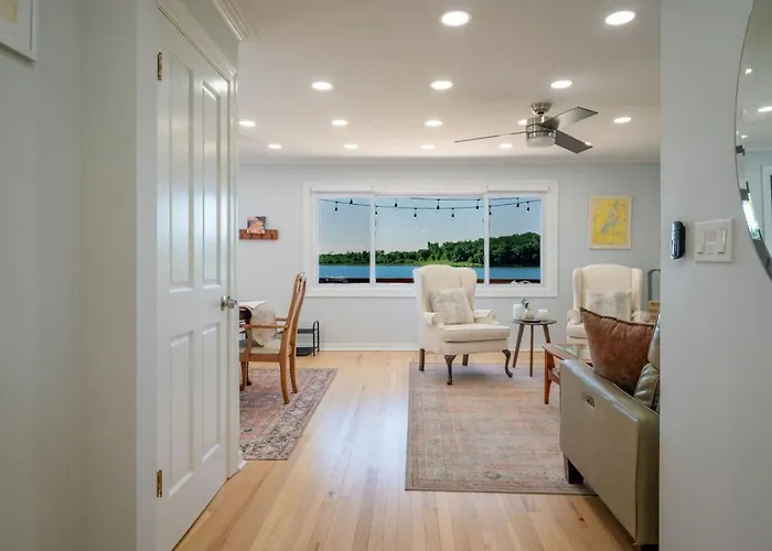 The House On Myers Bay - 3-bed 2-bath Luxury With Private Pier Firepit And Deck * Fox Lake