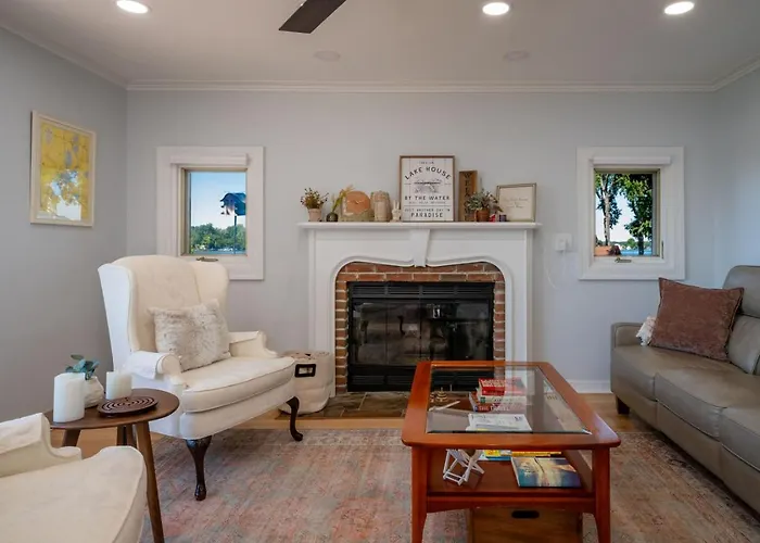 The House On Myers Bay - 3-bed 2-bath Luxury With Private Pier Firepit And Deck