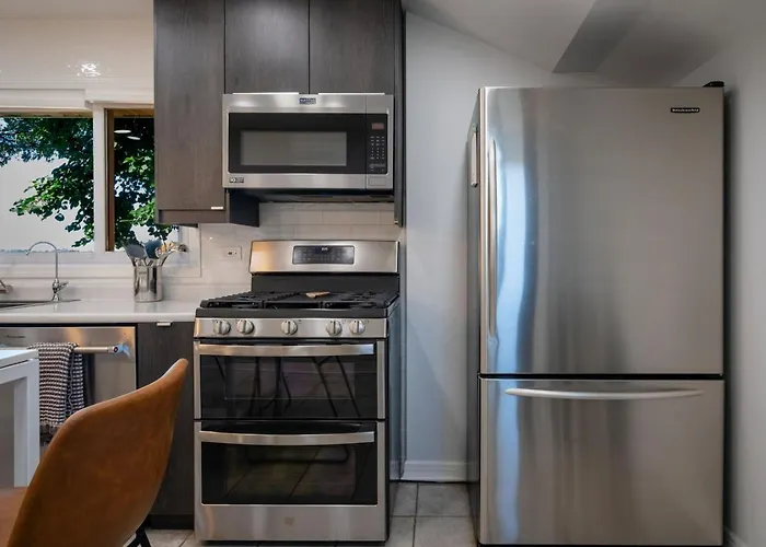 The House On Myers Bay - 3-bed 2-bath Luxury With Private Pier Firepit And Deck