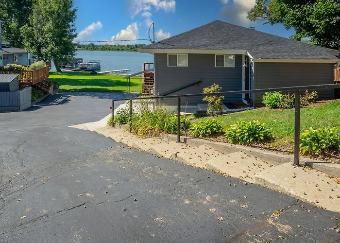 The House On Myers Bay - 3-bed 2-bath Luxury With Private Pier Firepit And Deck Casa vacanze Fox Lake