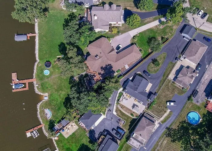 The House On Myers Bay - 3-bed 2-bath Luxury With Private Pier Firepit And Deck *